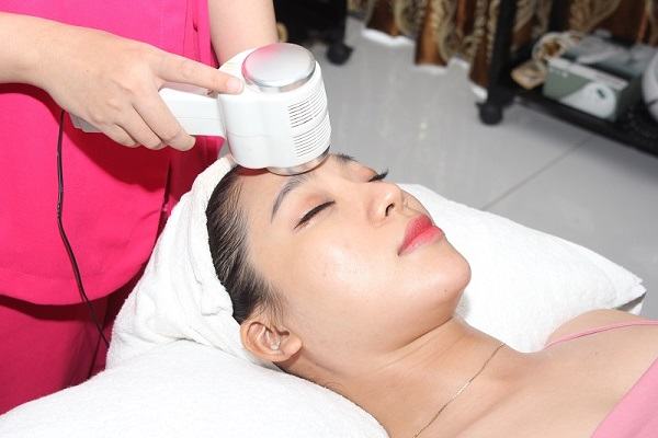 Seoul Center áp dụng công nghệ xóa nám an toàn và chất lượng